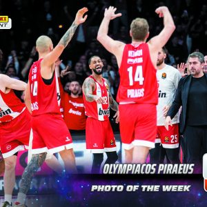 Olympiacos Piraeus - 2025-26 Panini Instant EuroLeague Photo of the Week #18 - Galaxy 1/1
