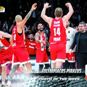 Olympiacos Piraeus - 2025-26 Panini Instant EuroLeague Photo of the Week #18 - Metallic /5