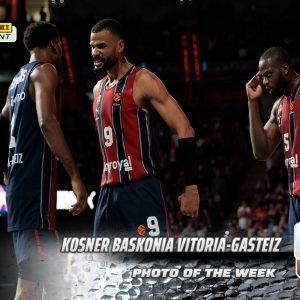 Baskonia Vitoria-Gasteiz - 2025-26 Panini Instant EuroLeague Photo of the Week #27 - Metallic /5