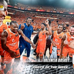Valencia Basket - 2025-26 Panini Instant EuroLeague Photo of the Week #33 - Metallic /5